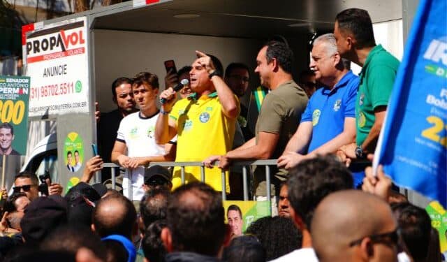 Flávio Bolsonaro em Minas Gerais Foto: Vittor Sales
