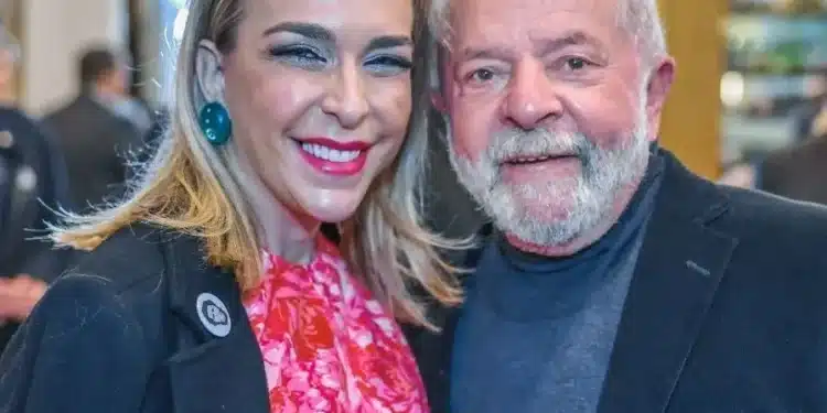 Lobista Roberta Luchsinger posta foto junto ao presidente Lula • Reprodução