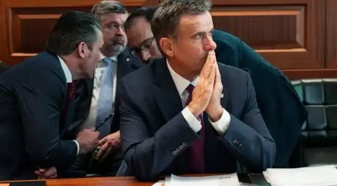 John Ratcliffe, diretor da CIA, durante reunião na Sala de Crise da Casa Branca  • Reuters