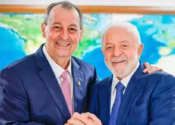 Omar Aziz é relator da proposta que é uma das bandeiras eleitorais de Lula (Ricardo Stuckert/PR)