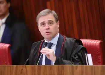 O ministro André Mendonça, em sessão plenária do TSE  • Luiz Roberto/TSE
