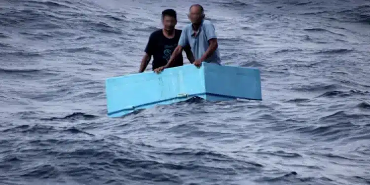 Pescadores são resgatados por Marinha mexicana  • MEXICAN NAVY HANDOUT