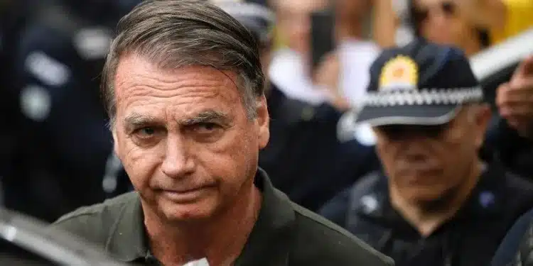 Ex-presidente Jair Bolsonaro deixa hospital em Brasília • 14 de setembro de 2025 REUTERS/Mateus Bonomi