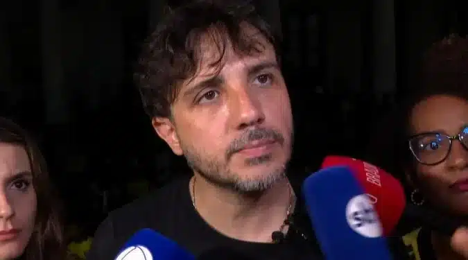 O candidato participou de ato de campanha na reitoria da UFBA após desembarcar no aeroporto de Salvador - (crédito: Reprodução)