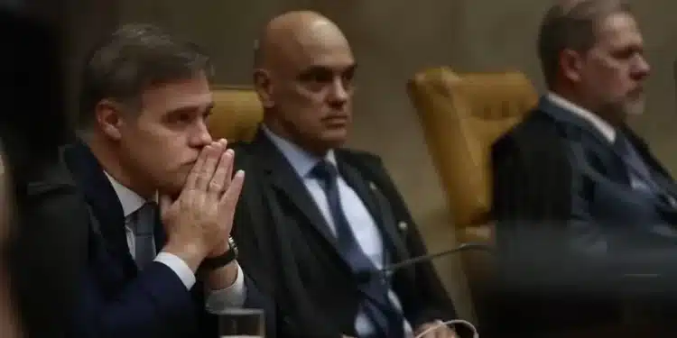 André Mendonça, Alexandre de Moraes e Dias Toffoli - Foto: Cristiano Mariz/O Globo