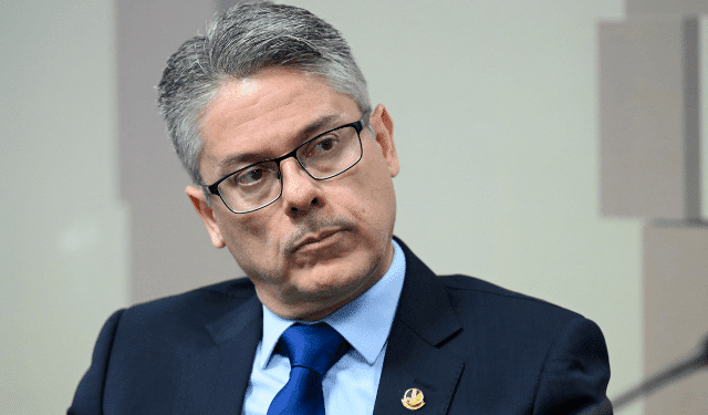 Senador Alessandro Vieira pede impeachment do ministro Nunes Marques | Andressa Anholete/Agência Senado