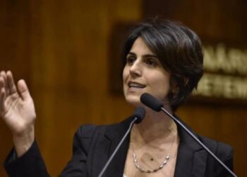Decisão da Justiça Eleitoral manda a ex-deputada Manuela D'Ávila (PSOL-RS) retirar vídeos de suas redes com acusações ao deputado Marcel Van Hattem (Novo-RS) Foto: ESTADÃO