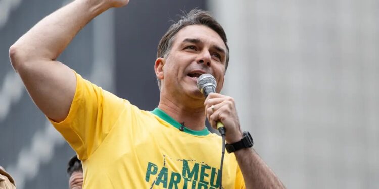 Flávio Bolsonaro em ato do 7 de Setembro na Avenida Paulista (07/09/2026) (Maira Erlich/Bloomberg/Getty Images)