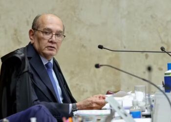 Ministro Gilmar Mendes em sessão do STF para analisar pedido de investigação contra Alexandre de Moraes — Foto: Rosinei Coutinho/STF