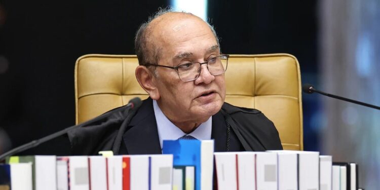 O ministro Gilmar Mendes na seção plenária extraordinária do STF

Foto: STF