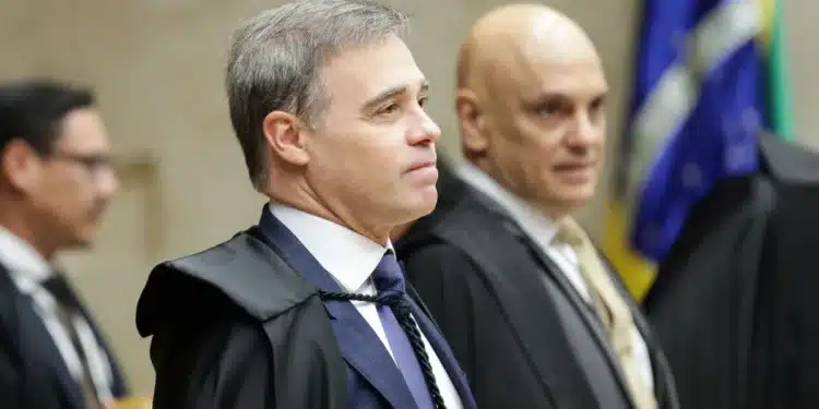 Os ministros André Mendonça e Alexandre de Moraes • Victor Piemonte/STF