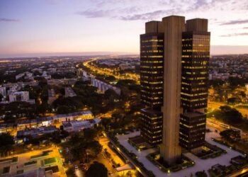 Brasil enfrenta recordes de dívidas, inadimplência e recuperações judiciais