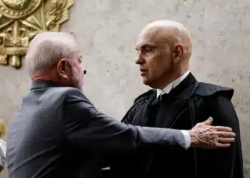 Presidente Lula ao lado do ministro do Supremo Tribunal Federal Alexandre de Moraes  • 29/09/25 - REUTERS/Mateus Bonomi