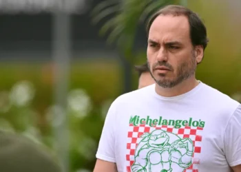 Carlos Bolsonaro quer investigação contra Janja (Evaristo SA/AFP)