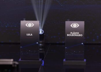 Lula e Flávio Bolsonaro faltam debate presidencial da Band no primeiro turno — Foto: Maria Isabel Oliveira / O Globo