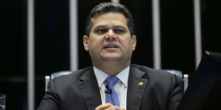 Davi Alcolumbre disputa pela terceira vez à presidência da Casa. Foto: Ton Molina/Agência Senado