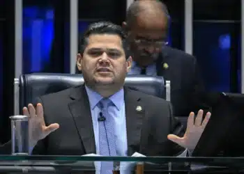 O presidente do Senado, Davi Alcolumbre (União-AP), no plenário • Foto: Carlos Moura/Agência Senado