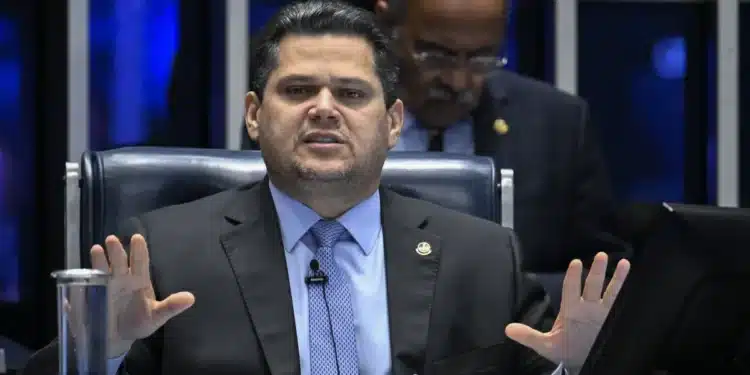 O presidente do Senado, Davi Alcolumbre (União-AP), no plenário • Foto: Carlos Moura/Agência Senado