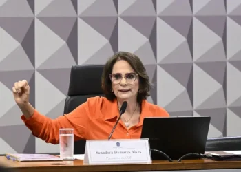 Foto: Reprodução/ Carlos Moura/ Agência Senado