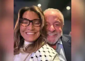 Presidente Luiz Inácio Lula da Silva e a primeira-dama Janja da Silva durante show da cantora Maria Bethânia  • Reprodução/Instagram