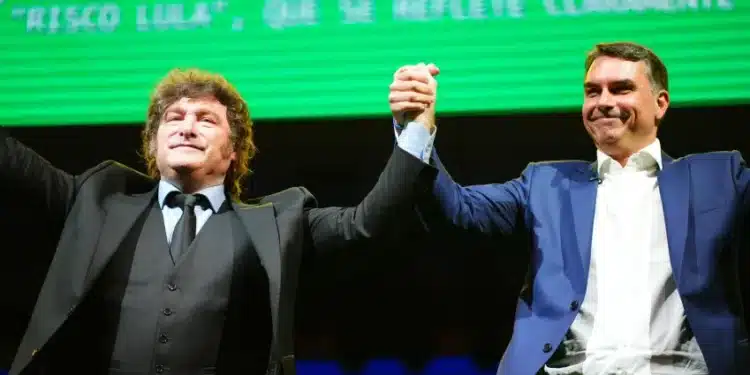 Vittor Sales/Campanha Flávio Bolsonaro