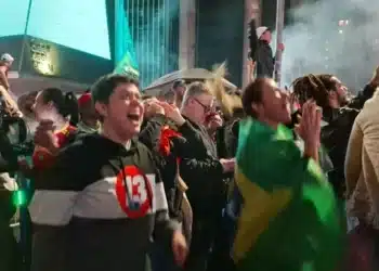 Comemoração na avenida paulista após eleição de Lula
Imagem: UOL