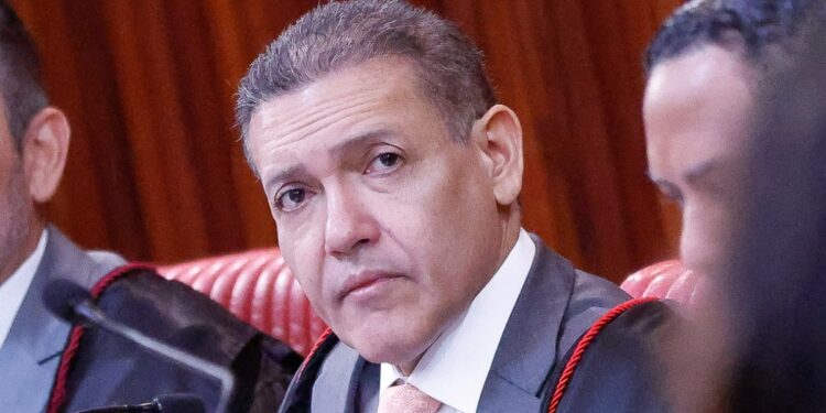 O ministro Kassio Nunes Marques, presidente do Tribunal Superior Eleitoral, durante sessão na Corte. | Créditos: Antonio Augusto/TSE.