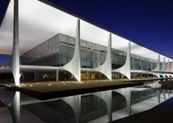 Operador de propinas nos fundos controlados pelo petismo, Júlio levou Vorcaro a duas reuniões com "o pessoal" no Palácio do Planalto, revelam registros da Presidência da República (Gastão Guedes/Wikim.